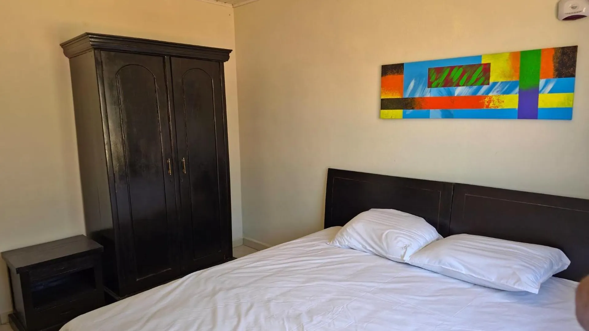 Perfect 1 Bedroom Apartment 3 Km From Eagle Beach Noord